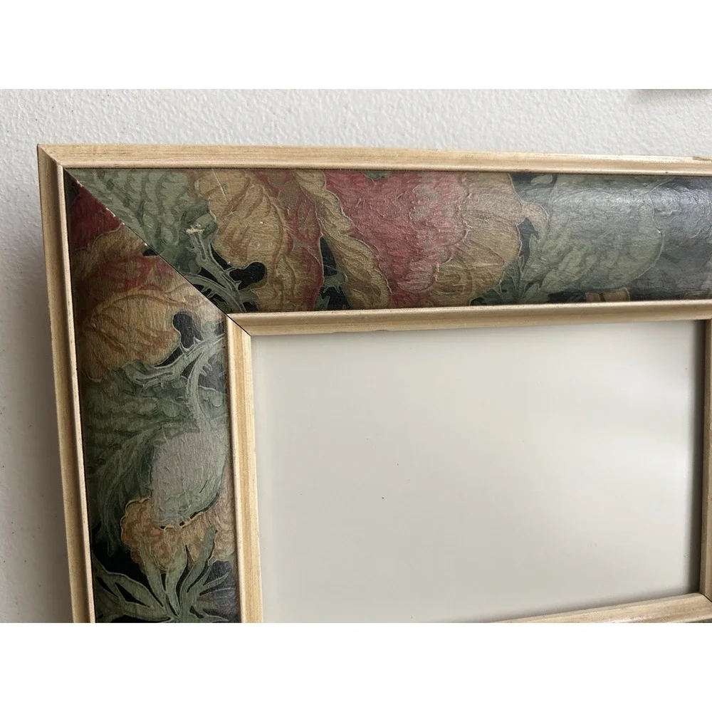 Vintage PICTURE FRAME Floral Leaf Frame Romantic
